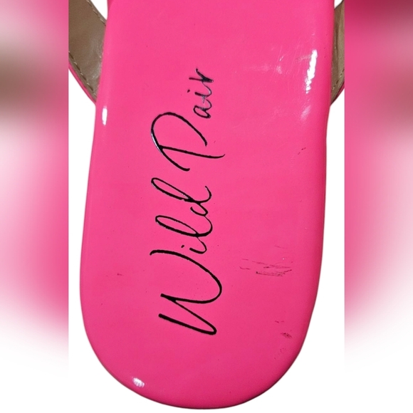 Wild Pair - NEW Fantasia Hot Neon Pink  Thongs Flip Flops 'Boy Bye' Bling​​ - Picture 6 of 8